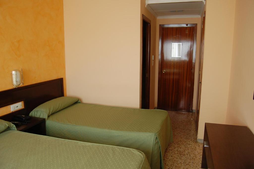 Hotel Balfagón Calanda Quarto foto
